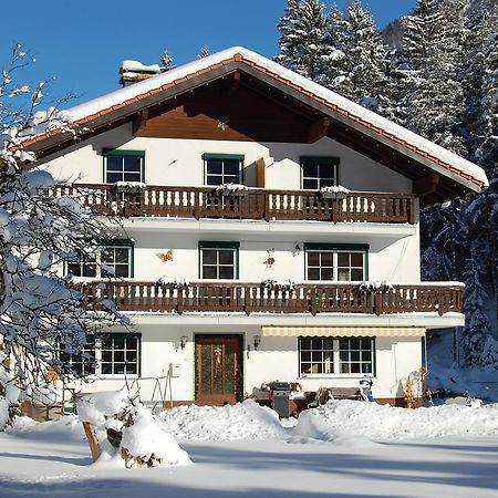 Haus Waldrast Apartamento Elbigenalp Exterior foto