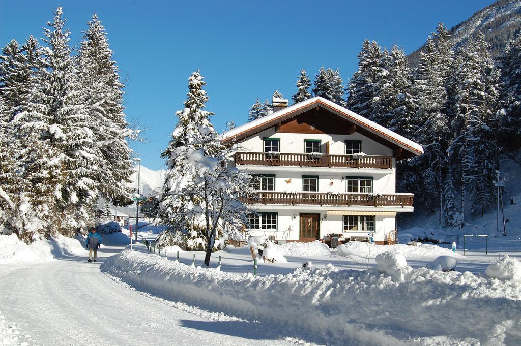 Haus Waldrast Apartamento Elbigenalp Exterior foto