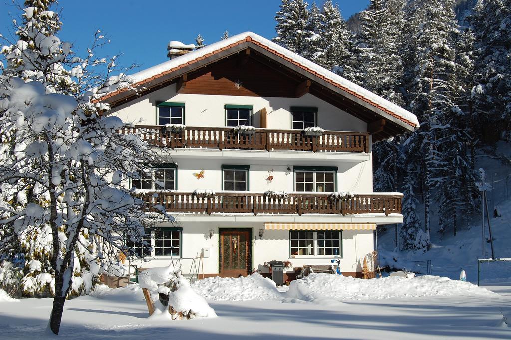 Haus Waldrast Apartamento Elbigenalp Exterior foto