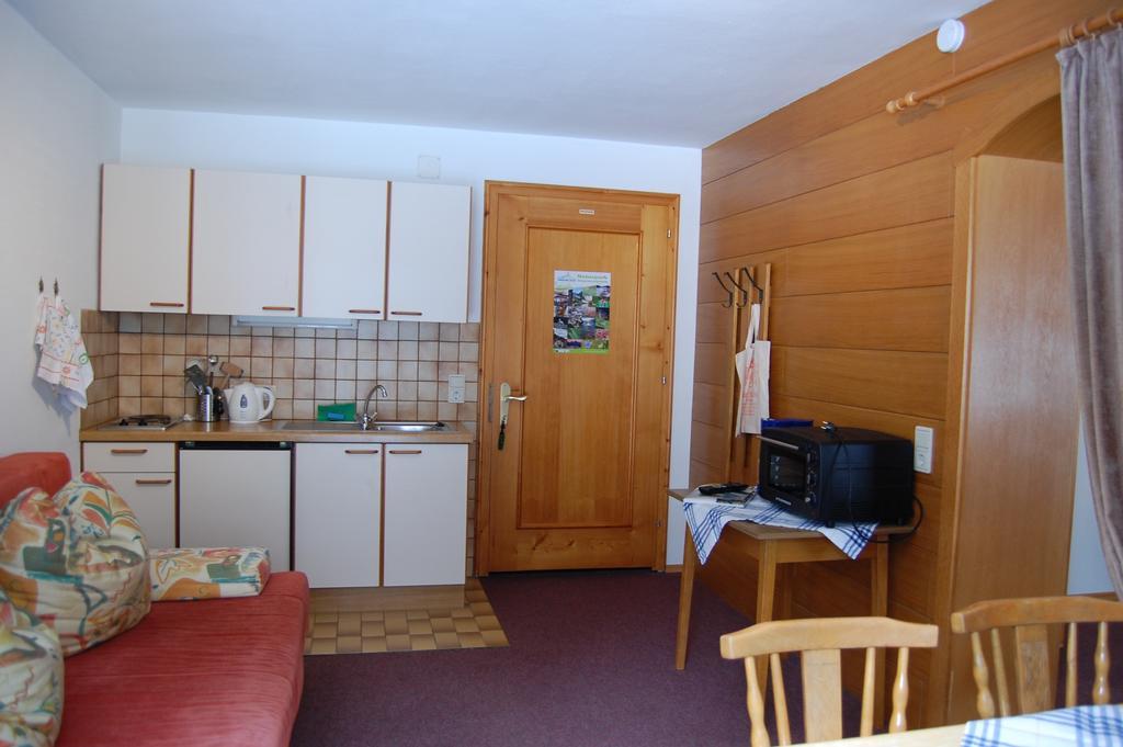 Haus Waldrast Apartamento Elbigenalp Quarto foto