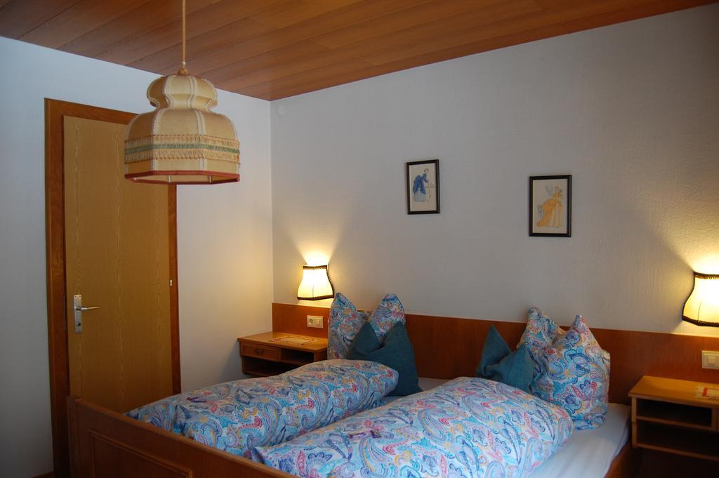 Haus Waldrast Apartamento Elbigenalp Quarto foto