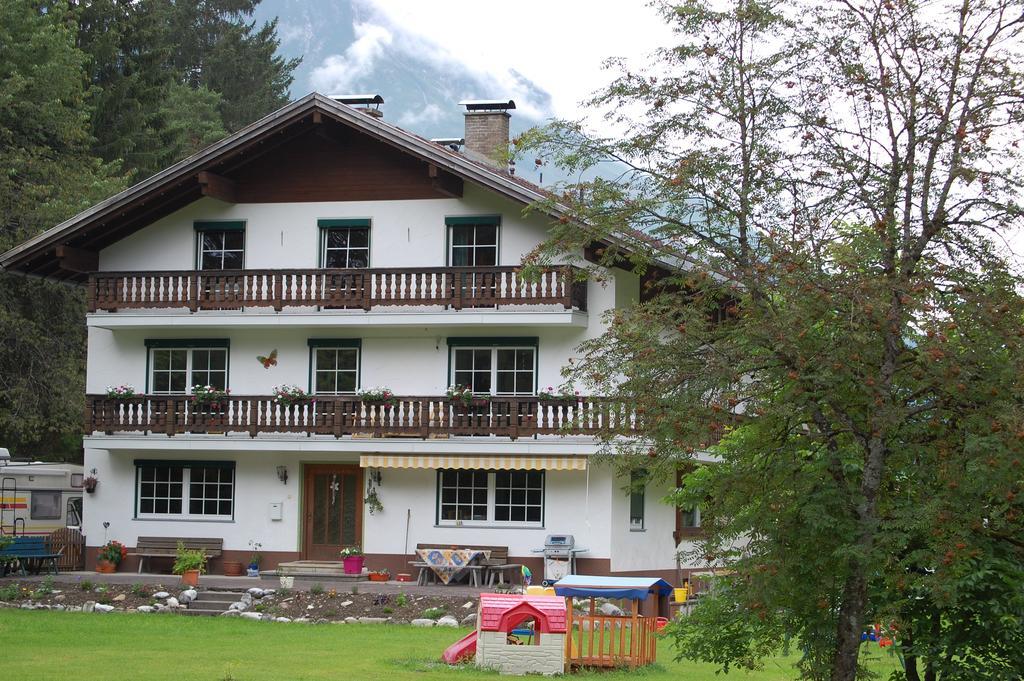 Haus Waldrast Apartamento Elbigenalp Quarto foto