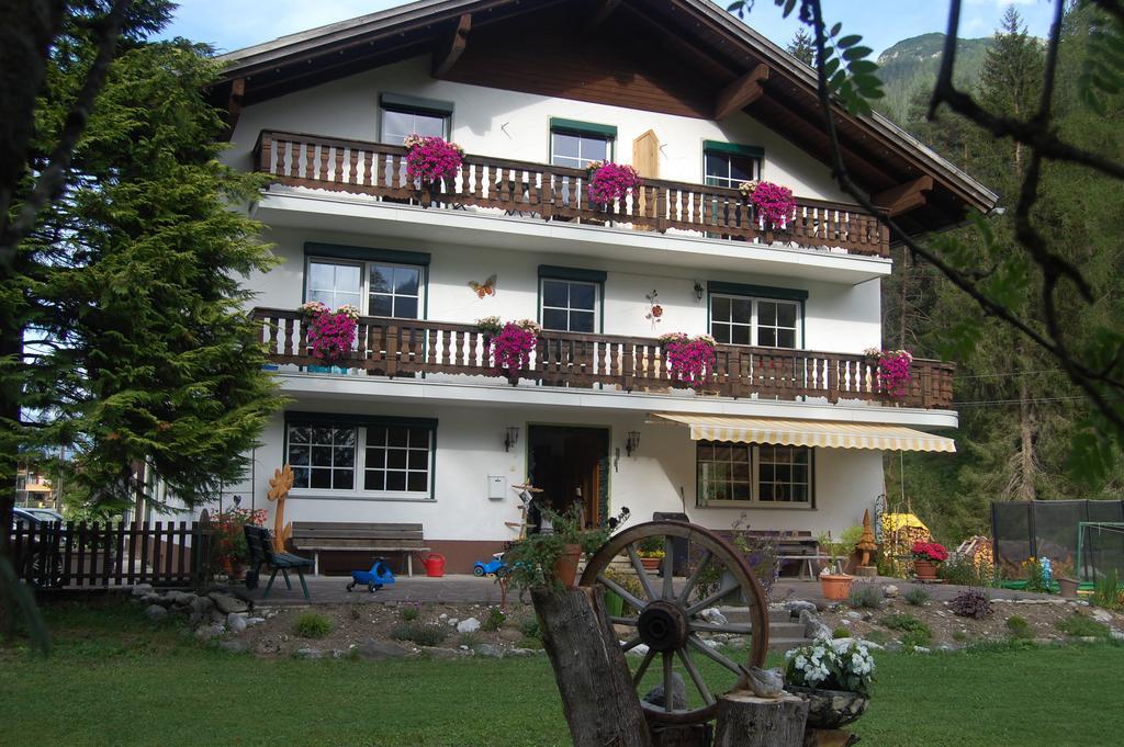 Haus Waldrast Apartamento Elbigenalp Exterior foto